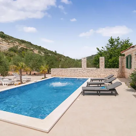 Holiday home Stunning Home In Postira