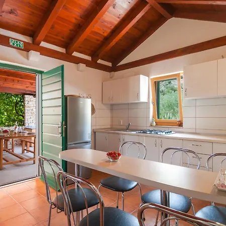 Stunning Home In Postira Holiday home *